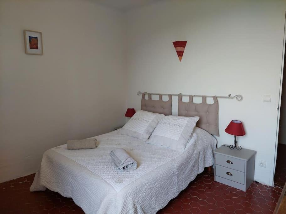 Maison De Cesar Saint-Saturnin-d'Apt Bagian luar foto